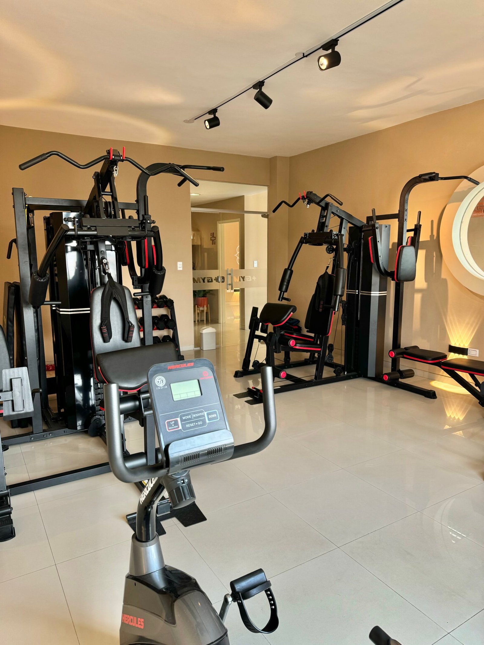 Salon de musculacion en 50+ Wellness Center